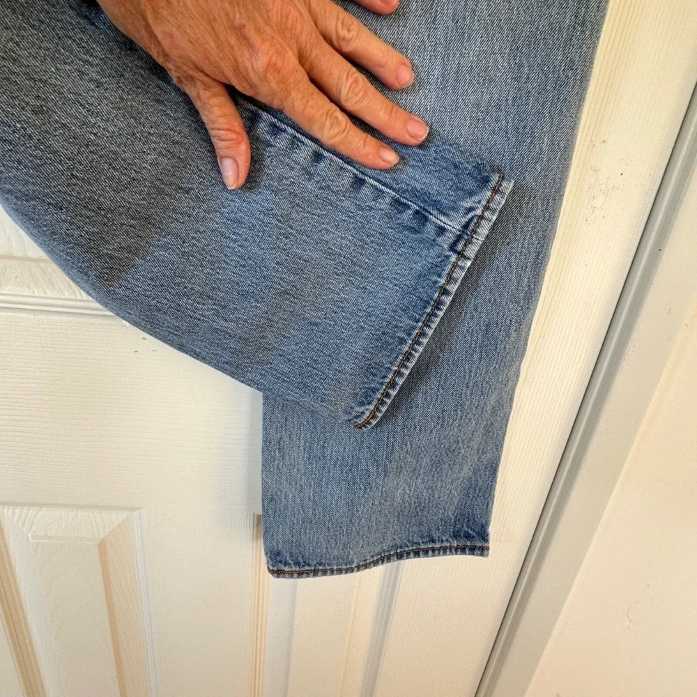 Vintage Levi's 501 Jeans W34 L30 Button Front Distressed Well Worn Light Wash‎